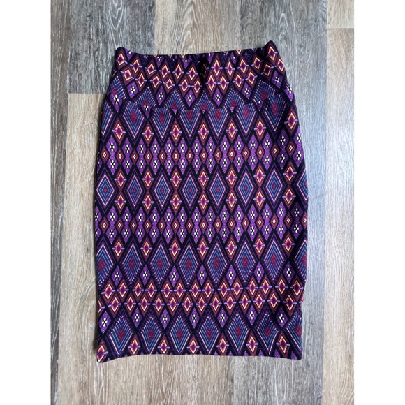 LuLaRoe Dresses & Skirts - LuLaRoe Cassie Pencil Skirt Women Small Purple Geometric Diamond Print Stretch